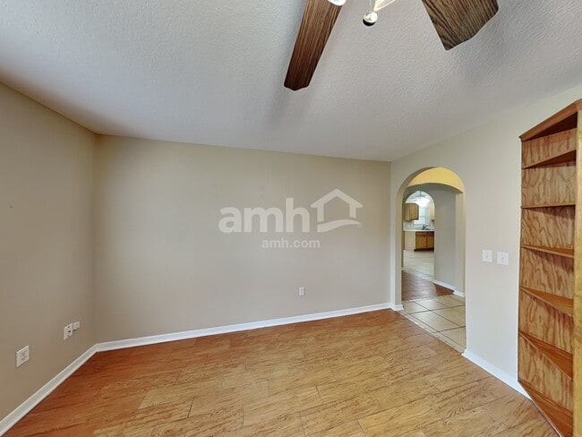 Photo - 1605 Pickard Cir