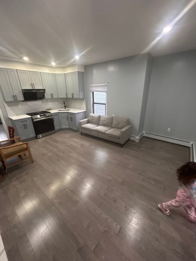 288 Ashford St Unit 2nd floor unit