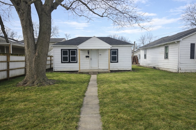 Building Photo - 2 bed, 1 bath in quiet East Alton neighborhood!
