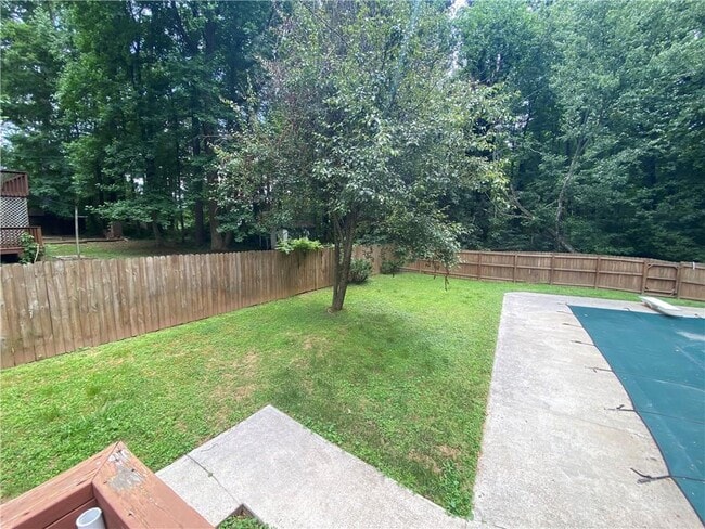 Photo - 207 Hood Rd NW