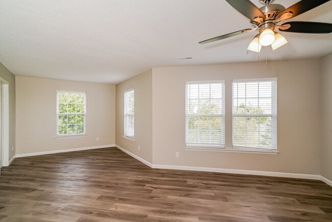 Photo - 5609 Woodland Trace Blvd