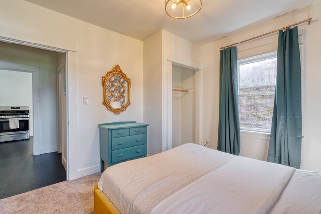 Photo - 2215 SE Powell Blvd Unit 1