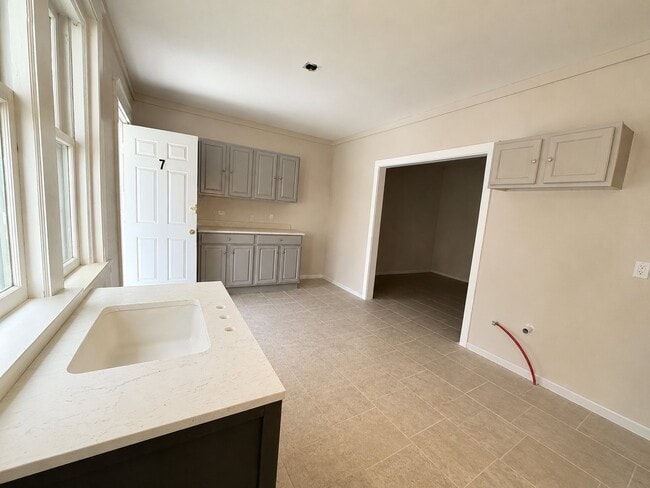 Photo - 89 Clinton St Unit 7