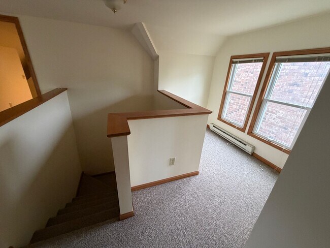 Photo - 419 W Doty St Unidad #2