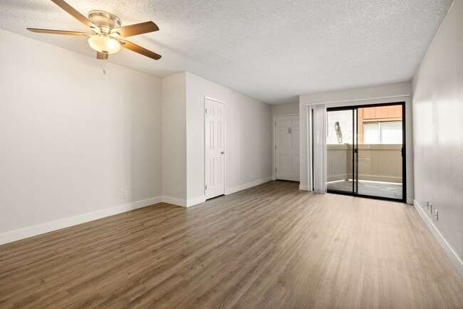 Chatsworth Plaza Apartments