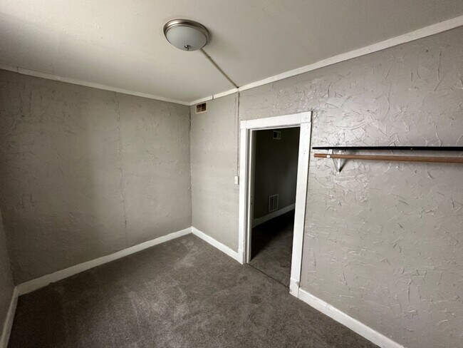 Photo - 2136-2138 S 24th St - Duplex Unidad 2136 Lower