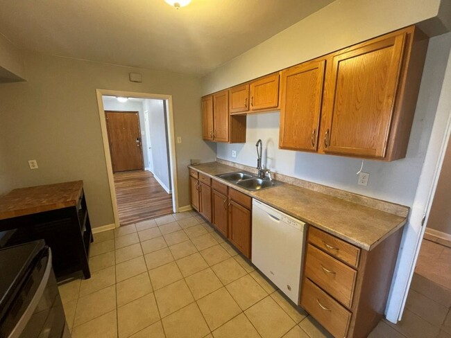 Photo - Spacious 3 bed/1 bath w/W/D and 2 car garage