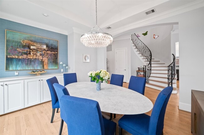 Photo - 2215 Branard St