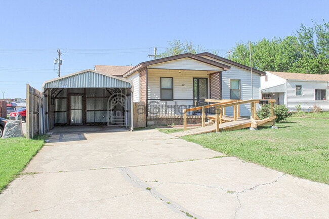 Photo - 317 W Peach St