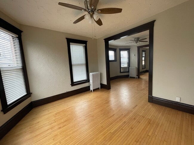 Photo - 472 E Chicago St Unidad 3