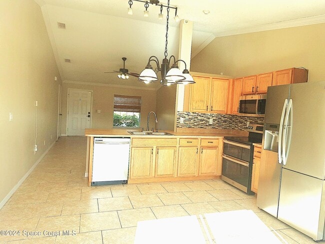 Photo - 880 Brickell St SE