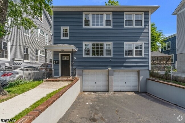 Building Photo - 9 Westervelt Pl Unit 2 Rental