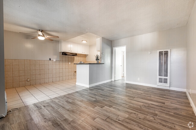 1 habitación, 1 baño - 600 pies cuadrados - Sala de estar