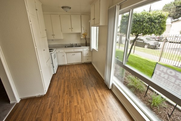 Photo - La Paz Apartments