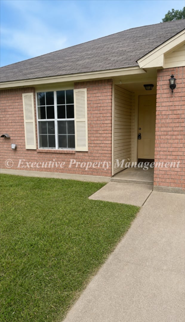 Photo - 1140-1142 County Road 4804