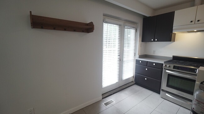 Photo - 276 Elgin Mills Rd W Unit 2