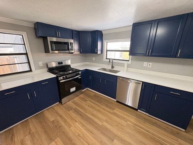 Photo - 2 Bed 1 Bath Single Family w/ Fenced Backyard