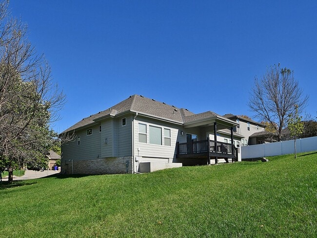 Photo - 19527 Shadow Ridge Dr