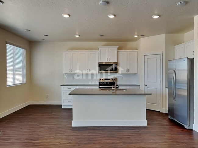 Photo - 1389 E Ludlow Dr