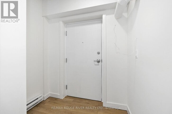 Photo - 185 Division St