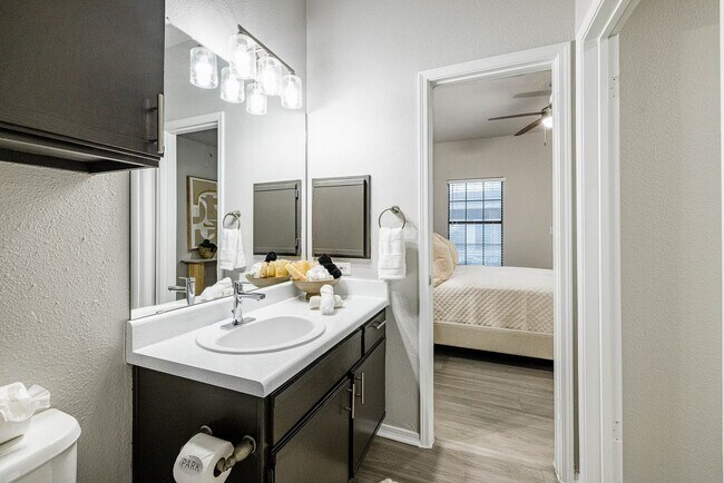 Photo - 12113 Metric Blvd Unit 1033