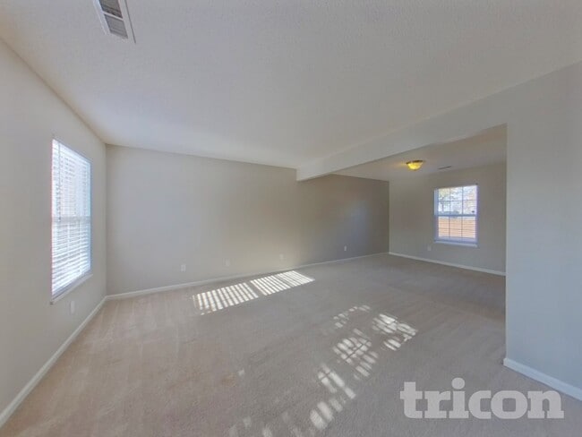 Photo - 732 Elderberry Ln