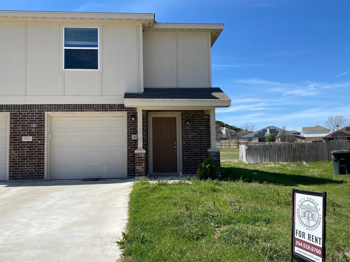 Photo - 1709 Castroville Trl Unit 1709 Castroville Trail  B