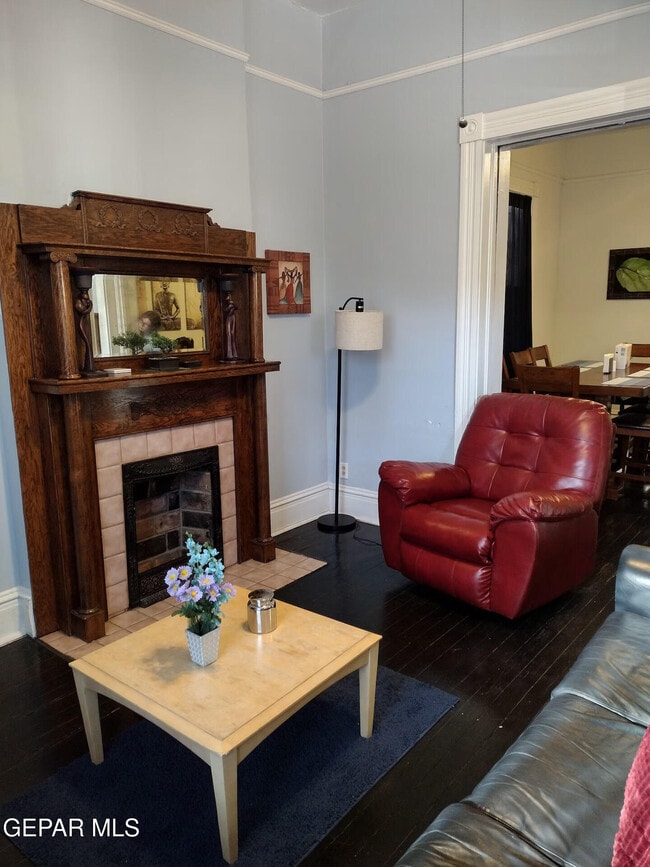 Photo - 1214 N Kansas St