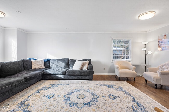 Photo - 1108 E 106th St