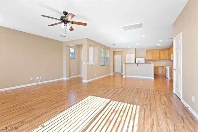 Building Photo - 6250 W Arby Ave Rental