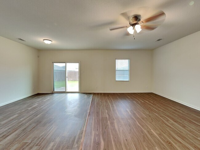 Photo - 409 Glen Meadow Dr