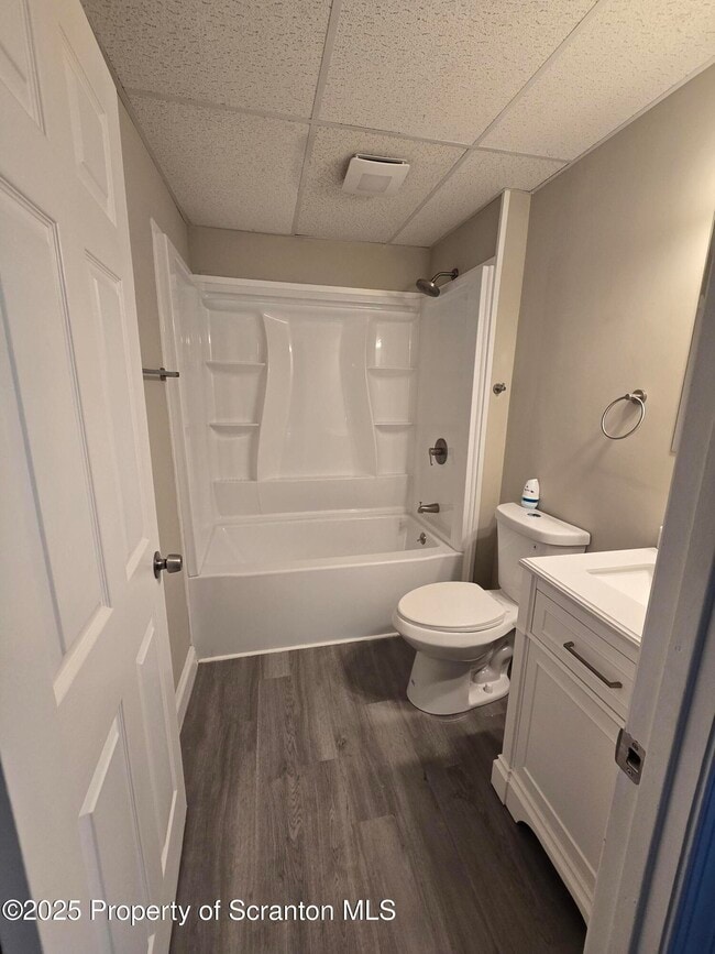 Photo - 325 Larch St