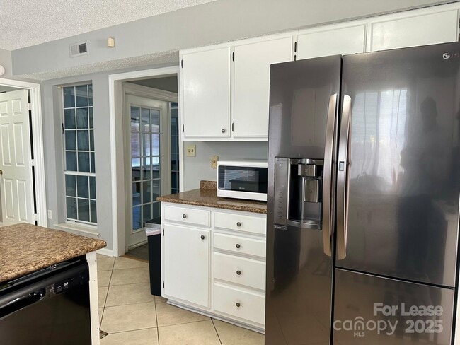 Photo - 9501 Pondside Ln