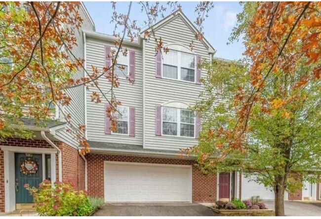 Photo - 590 Tall Oak Blvd NW