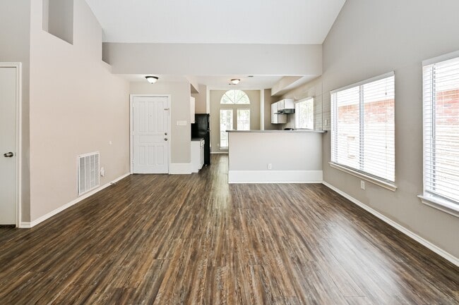 Photo - 11811 Meadowchase Dr