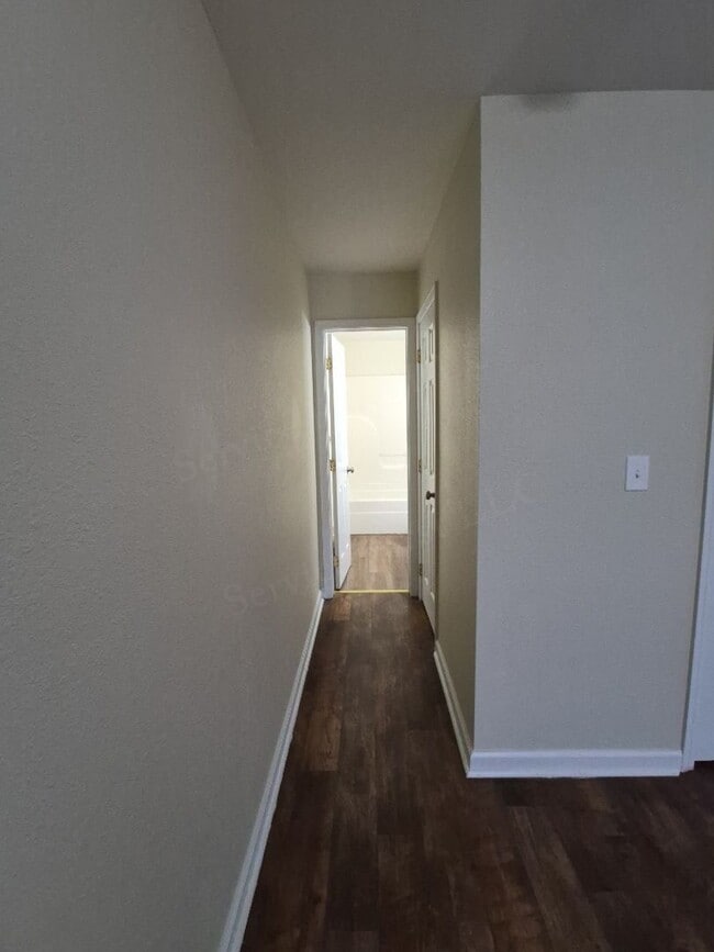 Photo - Montgomery Apartments Unit 18