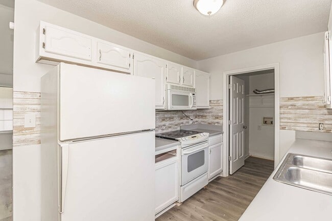 Photo - *Cute 3 BR 2 BA Home in Goldsboro* Minutes from SJAFB