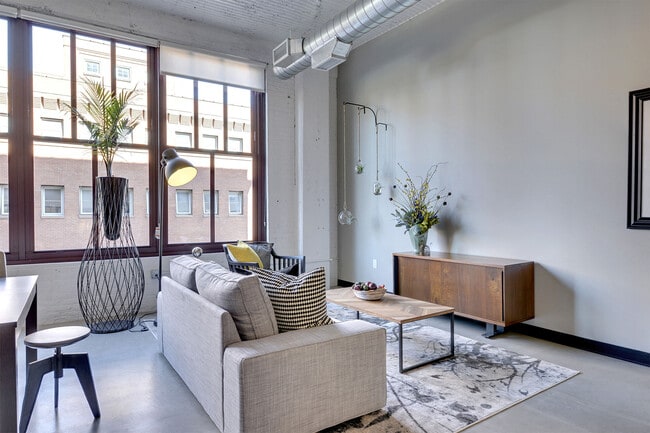 Rayette Lofts