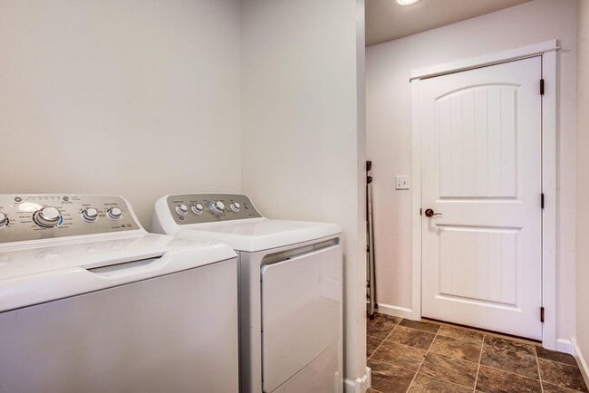 Photo - Radiant lake - 3 Bedroom Home