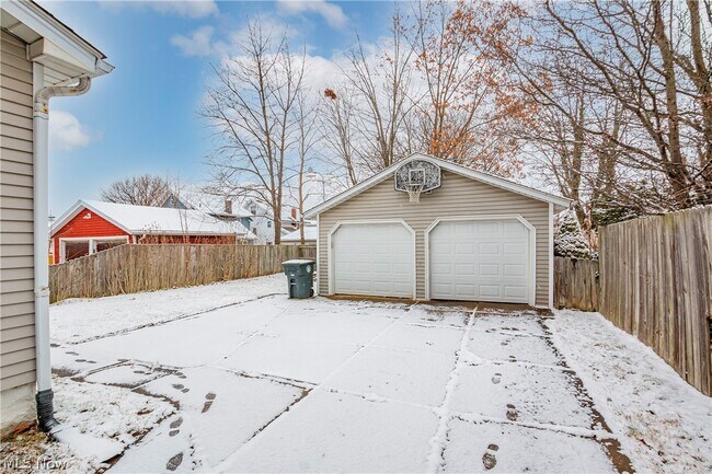 Photo - 535 N Firestone Blvd