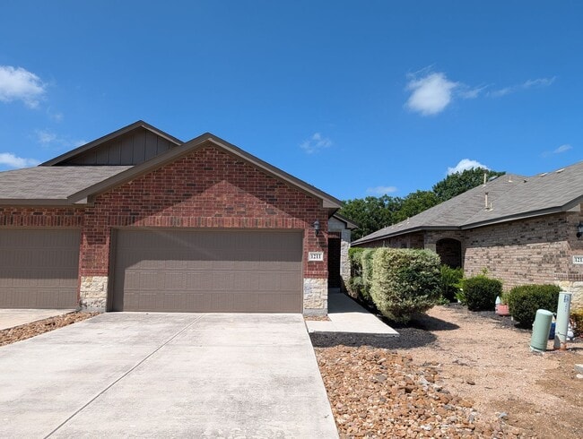 Photo - 1211 Old FM 306