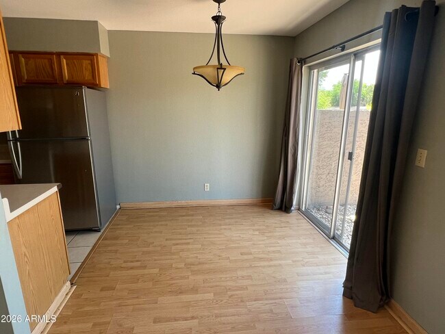 Photo - 2338 W Lindner Ave