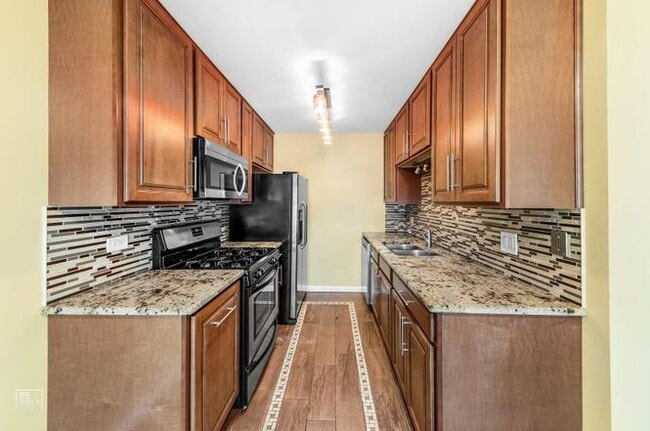 Photo - 636 Forum Dr