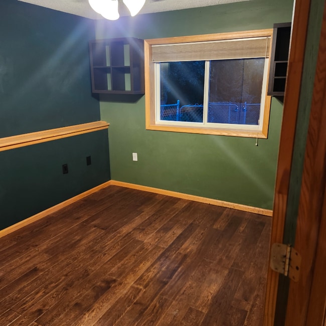 Photo - 524 Emerson Ave N