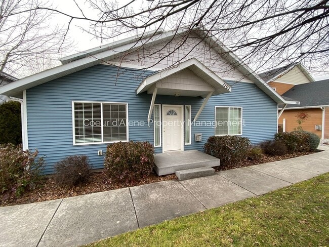 Building Photo - 3 bed townhouse in Post Falls