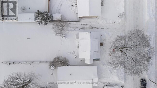 Photo - 145 Victoria St W