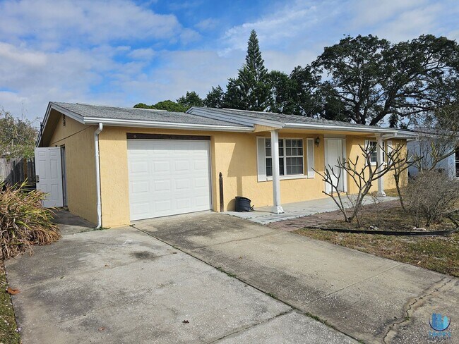 Building Photo - 2 bedroom, 1 bath, 1 car garage house for rent in Port Richey - Available NOW