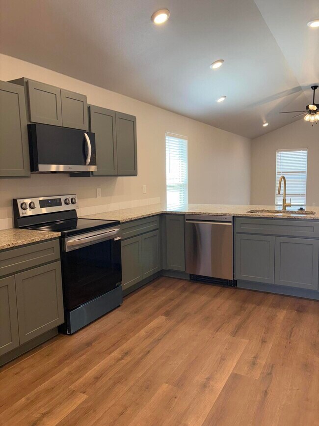 Photo - 2119 Langford Ave