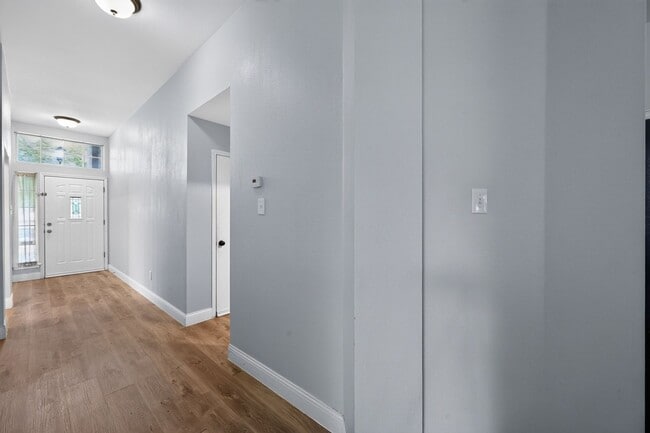 Photo - 3822 Newland Dr