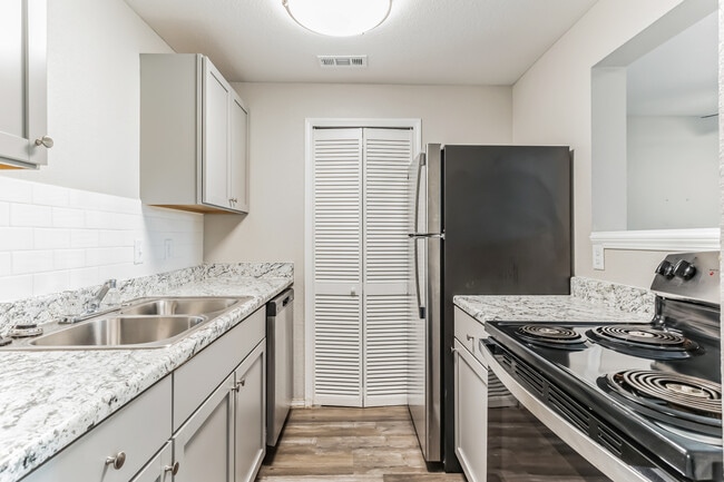 River Walk - Renovated Apartments Available - River Walk Apartments